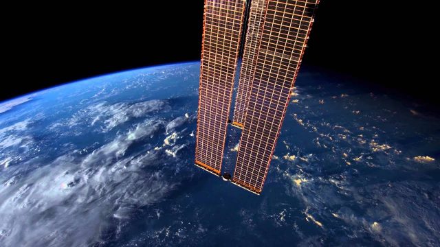The World Outside My Window – Time Lapse of Earth from the ISS (4K)